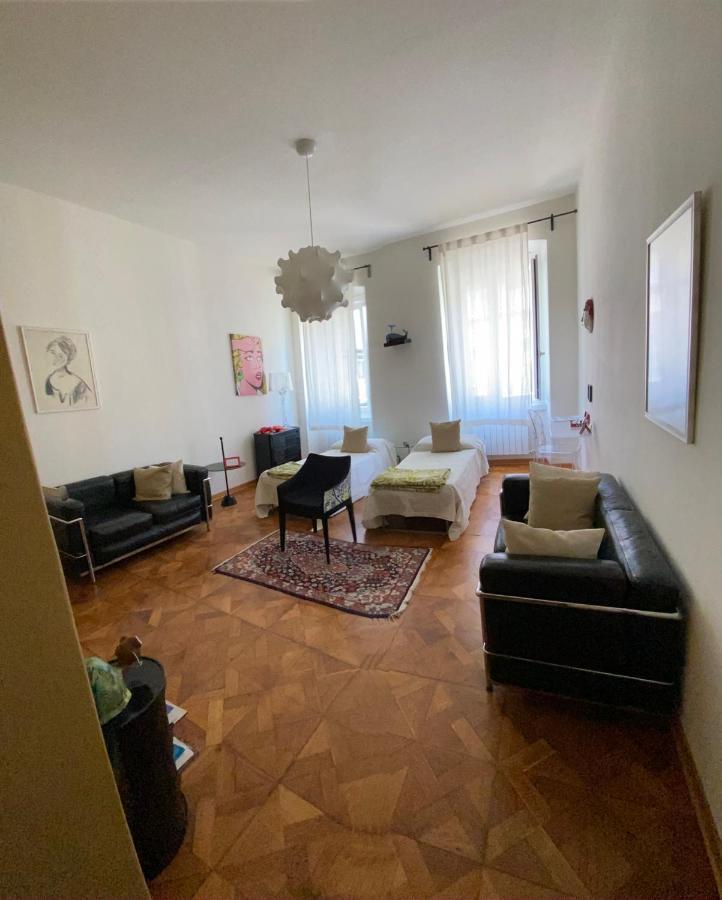 Alla Scalinata Del Teatro Rossetti Parcheggio Trieste Extérieur photo