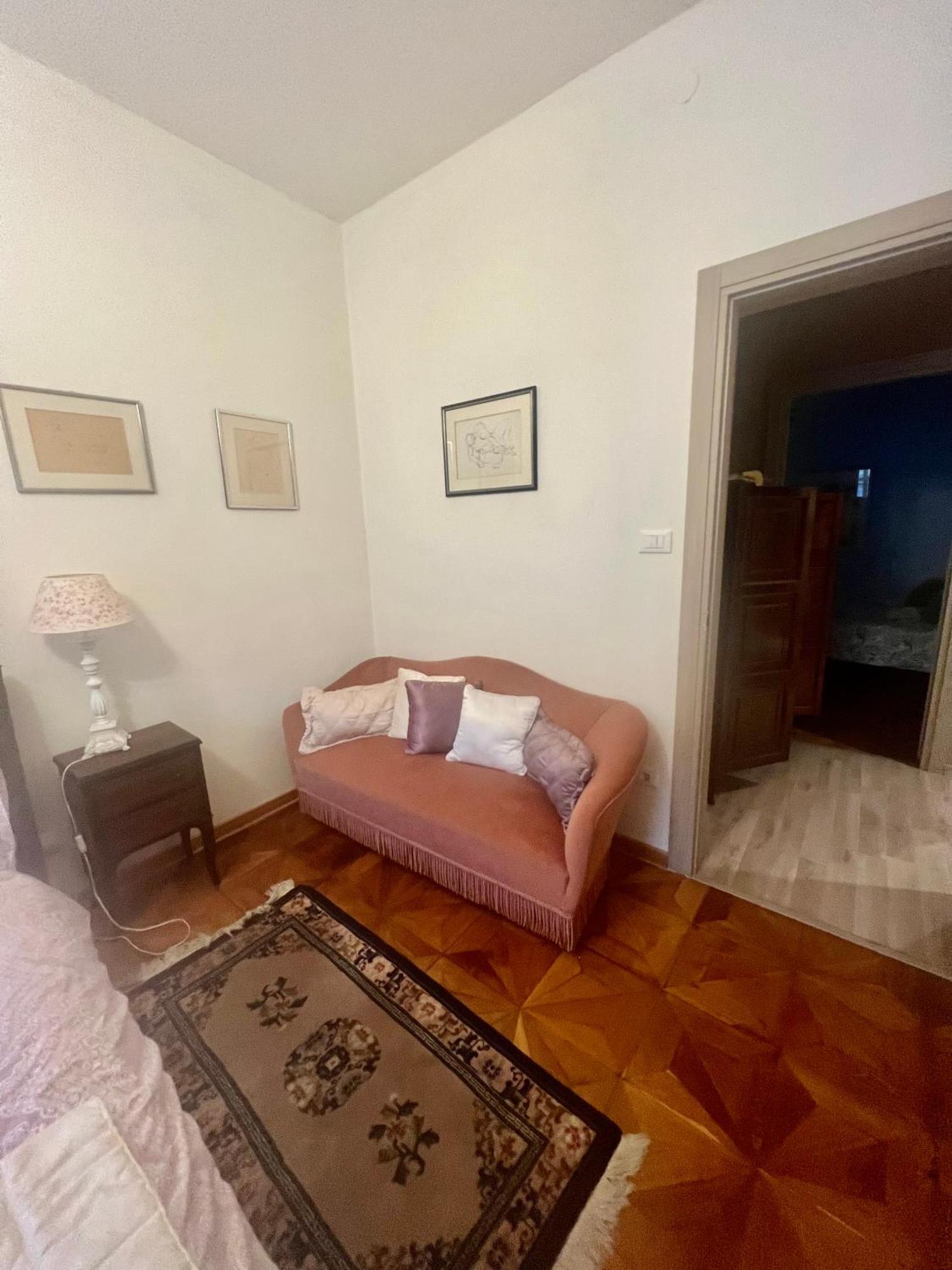 Alla Scalinata Del Teatro Rossetti Parcheggio Trieste Extérieur photo