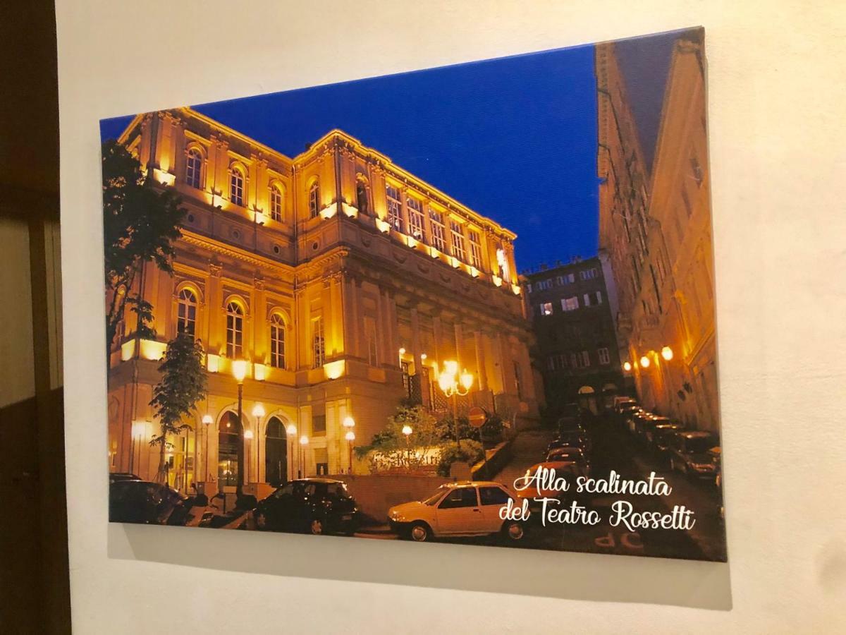 Alla Scalinata Del Teatro Rossetti Parcheggio Trieste Extérieur photo